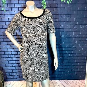 A Pea in the Pod black and greige, floral and paisley, maternity dress